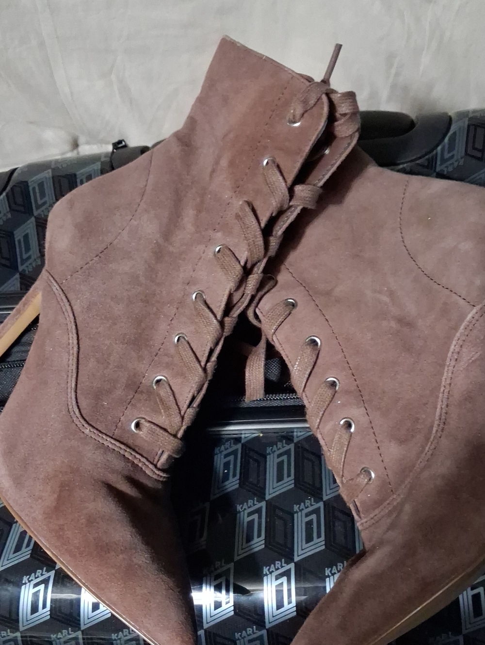 Steve Madden Brown Suede Pointed-Toe Lace-Up Ankle Boots